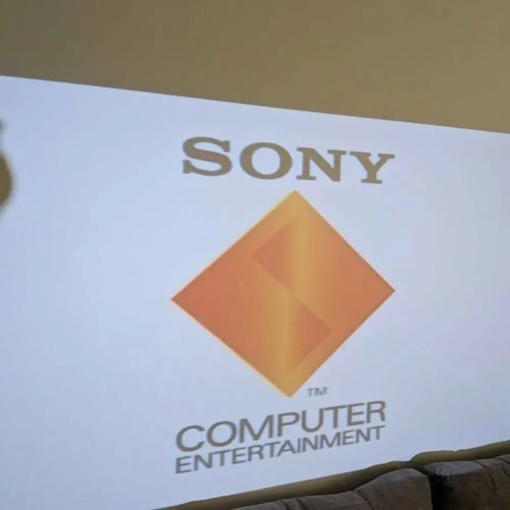 Playstation 1 console with HDMI adapter. No controllers comes with one gam
